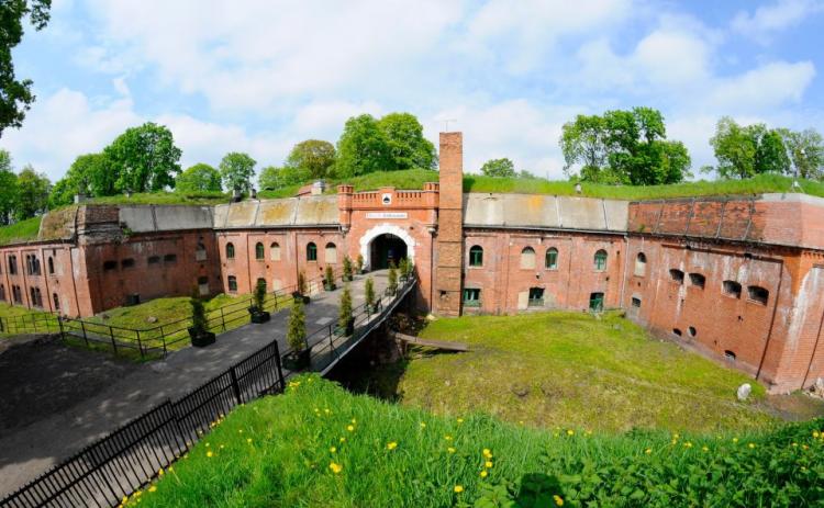 Fort IV - Twierdza Toruń Fort IV - Twierdza Toruń
