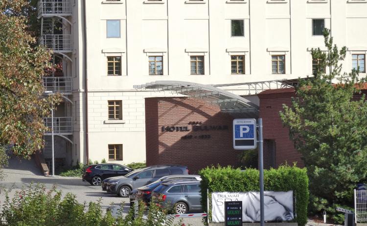 Parking przy Hotelu Bulwar