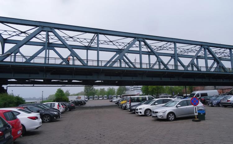 Parking "Pod mostem"