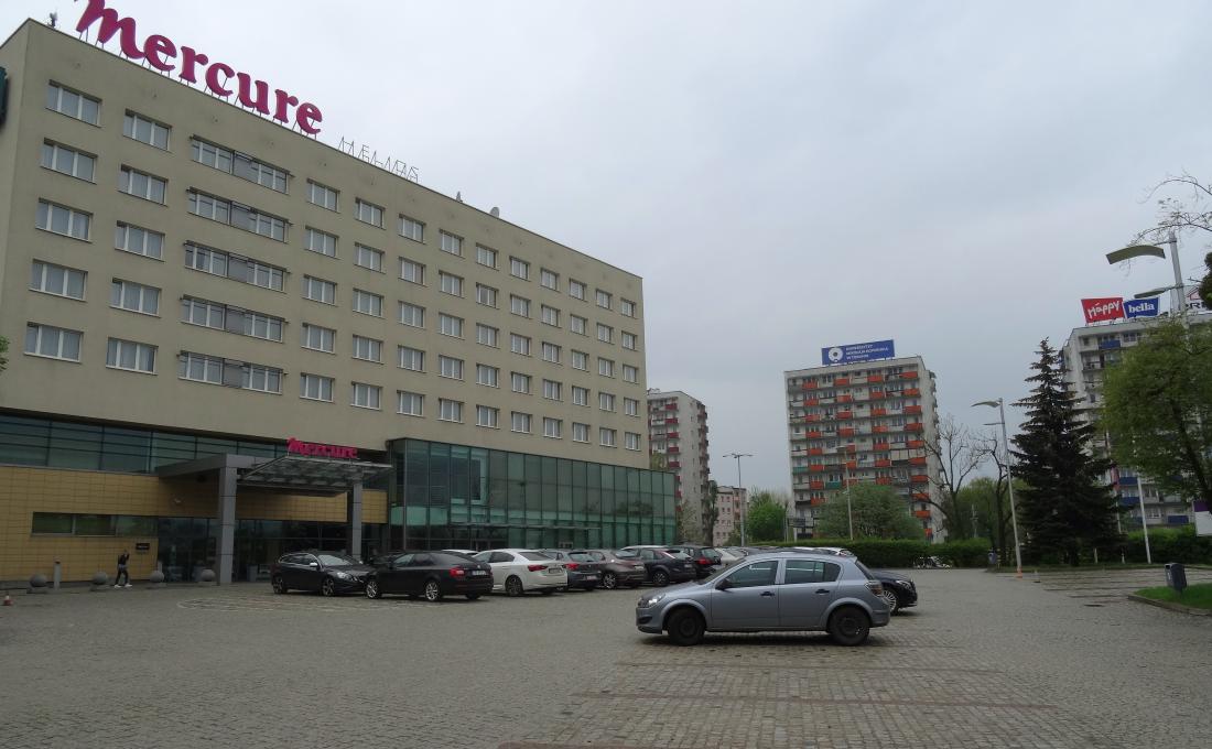 Parking przy hotelu Mercure Helios